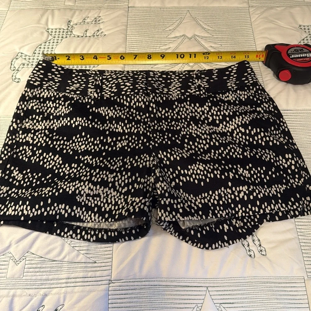 Elle Black and White Patterned Cuffed Shorts-6